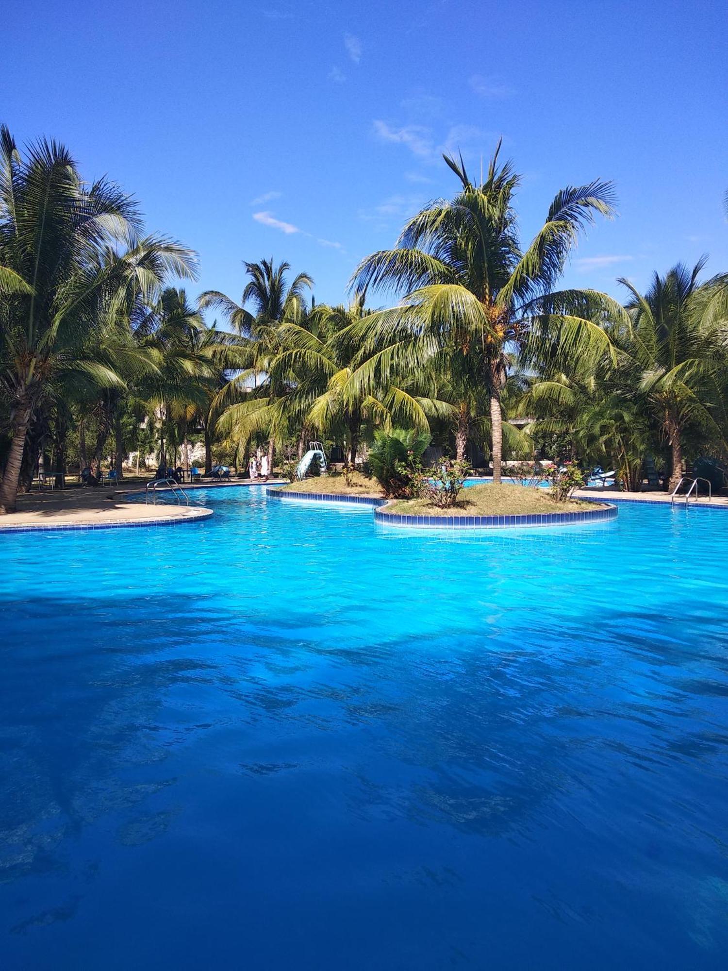 Sunrise Beach Resort Dar es Salaam Bagian luar foto