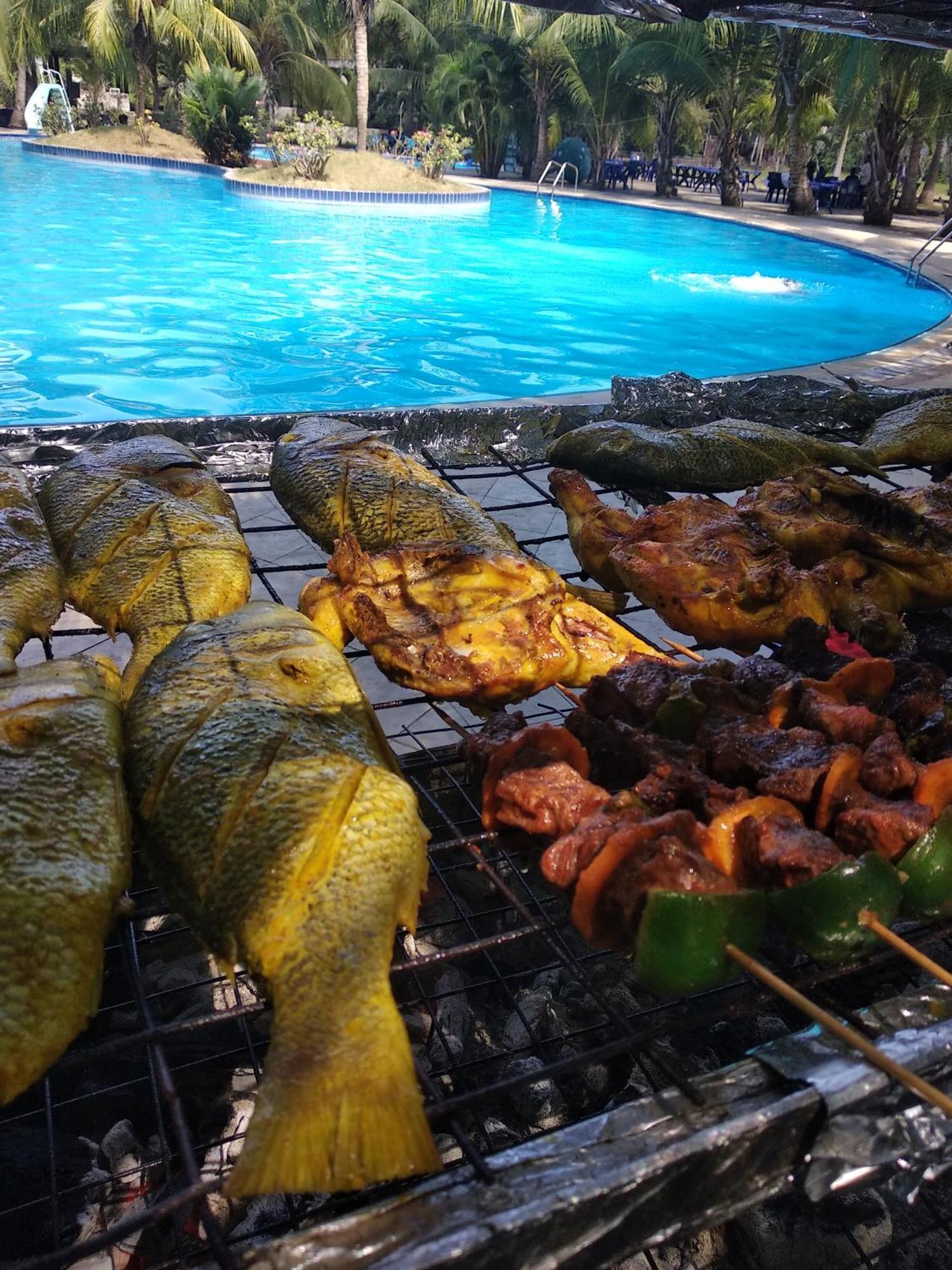 Sunrise Beach Resort Dar es Salaam Bagian luar foto