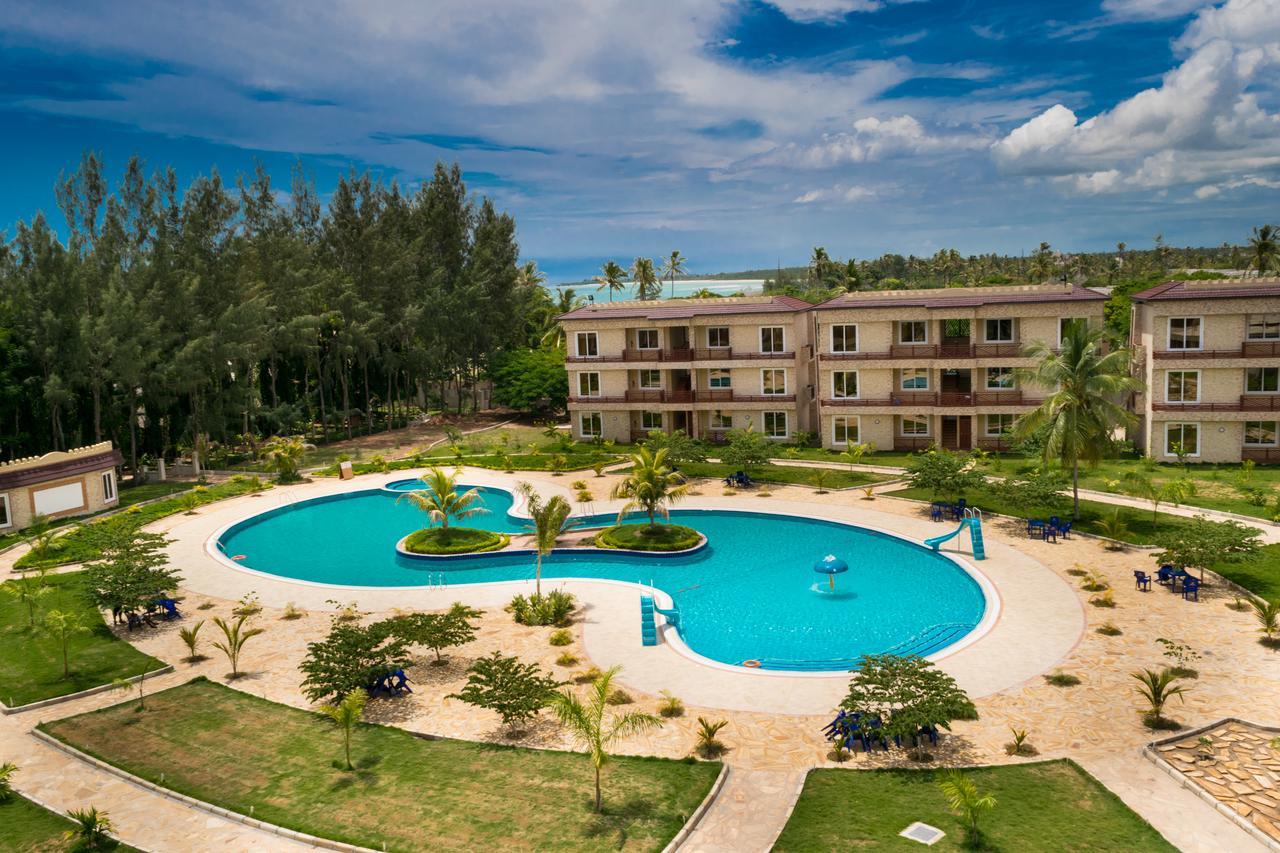 Sunrise Beach Resort Dar es Salaam Bagian luar foto