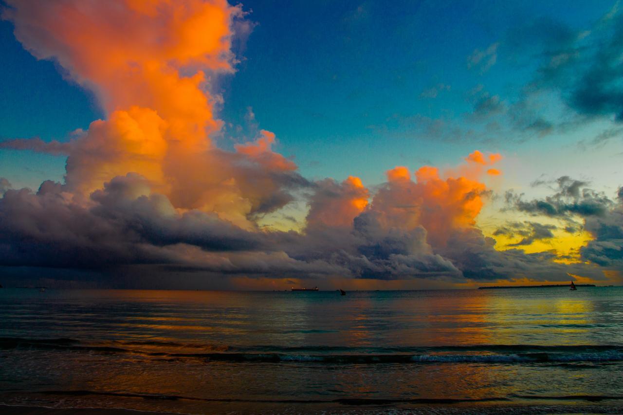 Sunrise Beach Resort Dar es Salaam Bagian luar foto