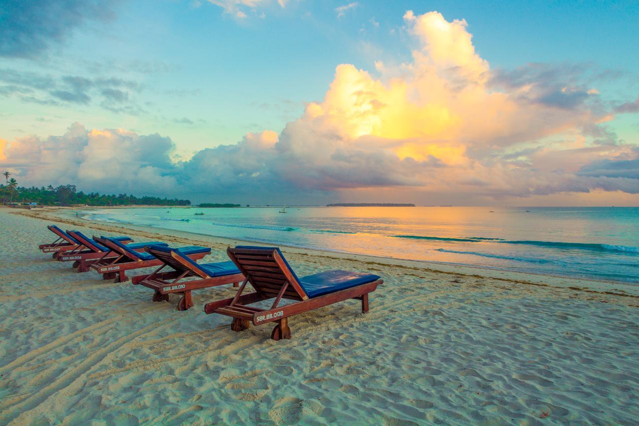 Sunrise Beach Resort Dar es Salaam Bagian luar foto