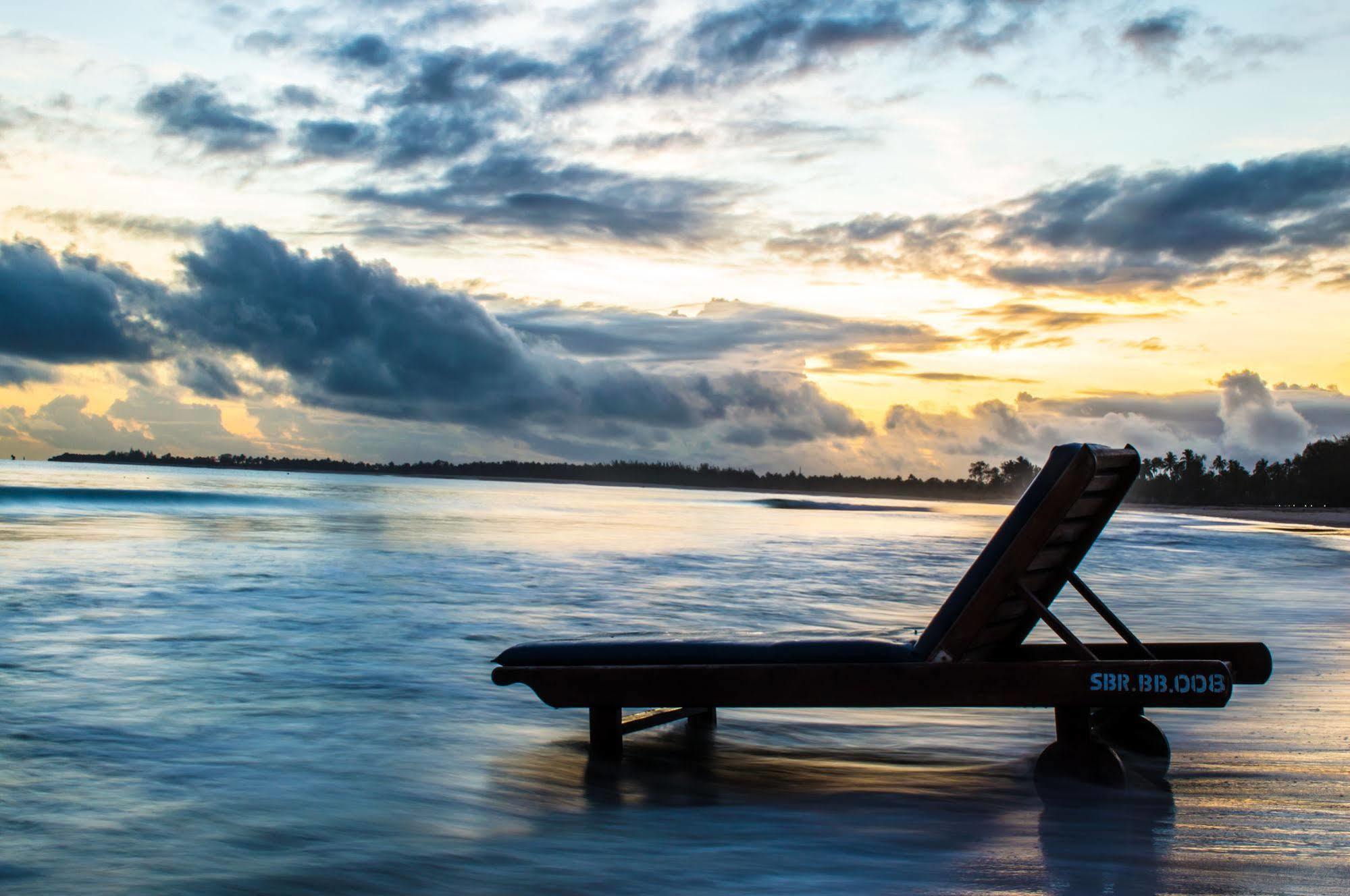 Sunrise Beach Resort Dar es Salaam Bagian luar foto