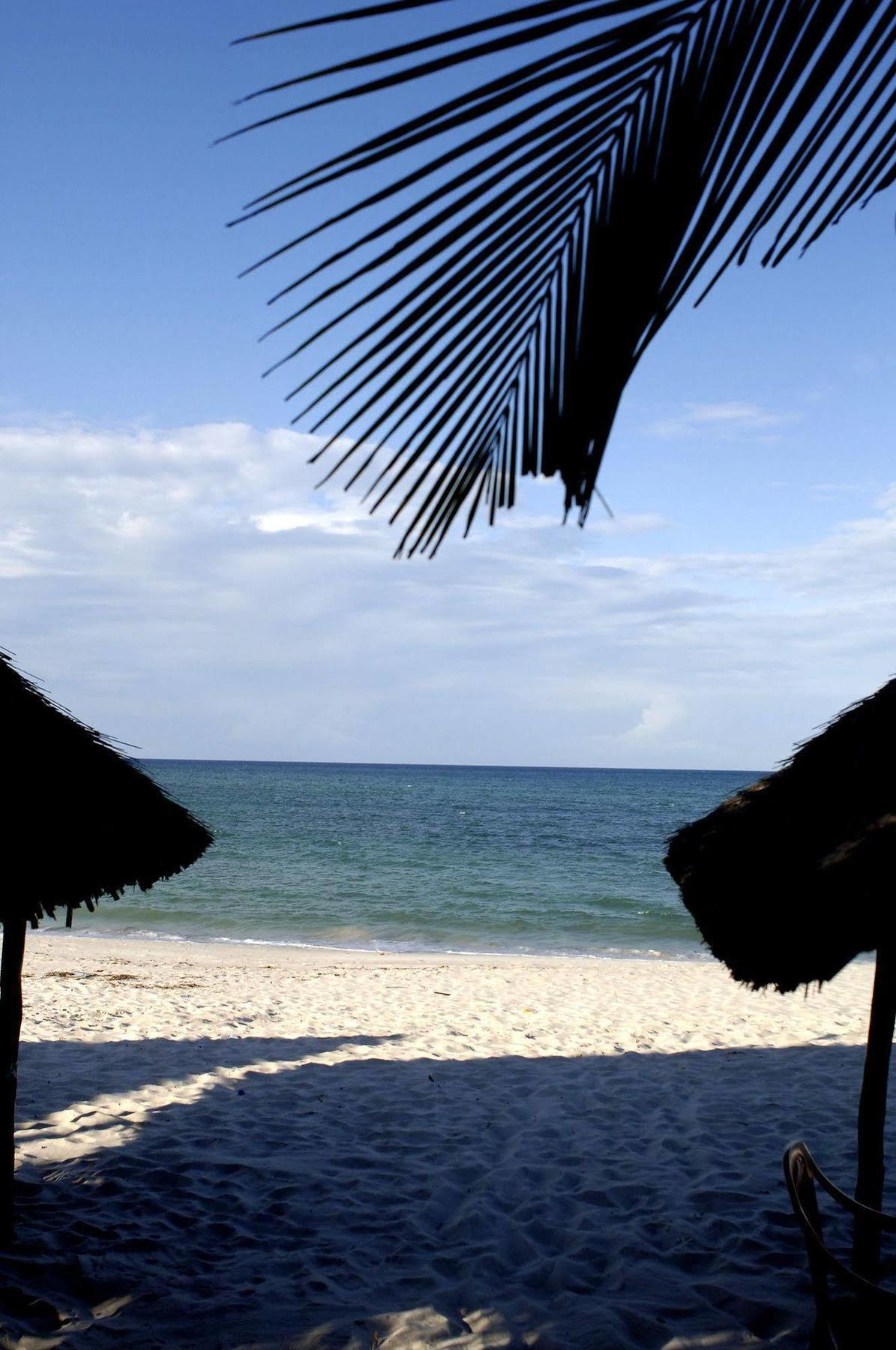 Sunrise Beach Resort Dar es Salaam Bagian luar foto