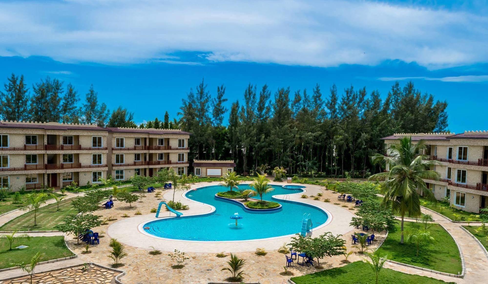 Sunrise Beach Resort Dar es Salaam Bagian luar foto