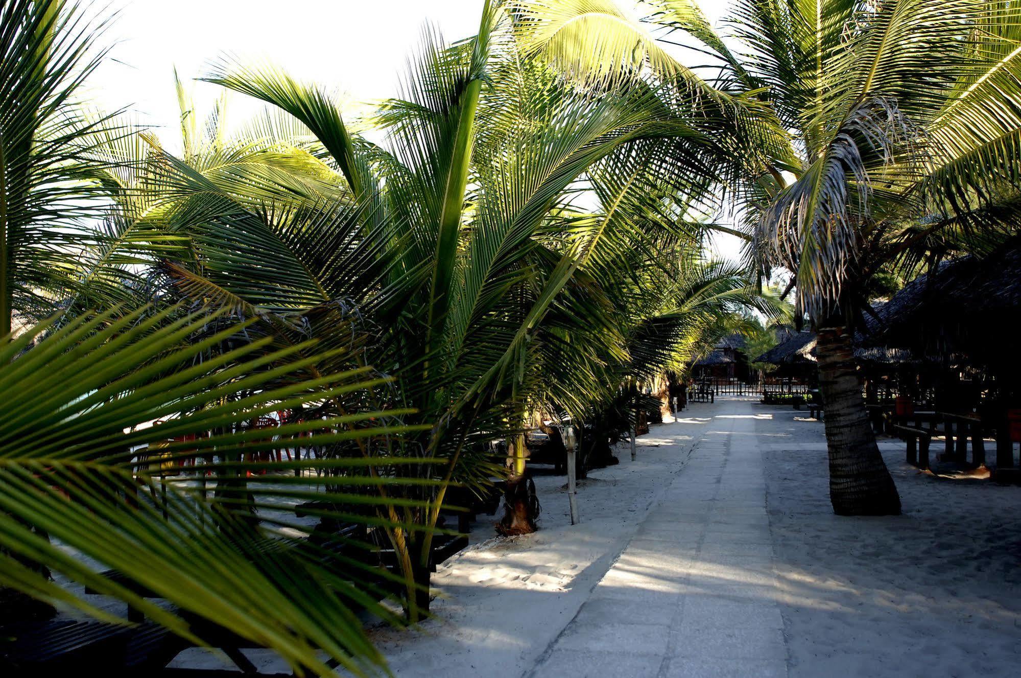 Sunrise Beach Resort Dar es Salaam Bagian luar foto