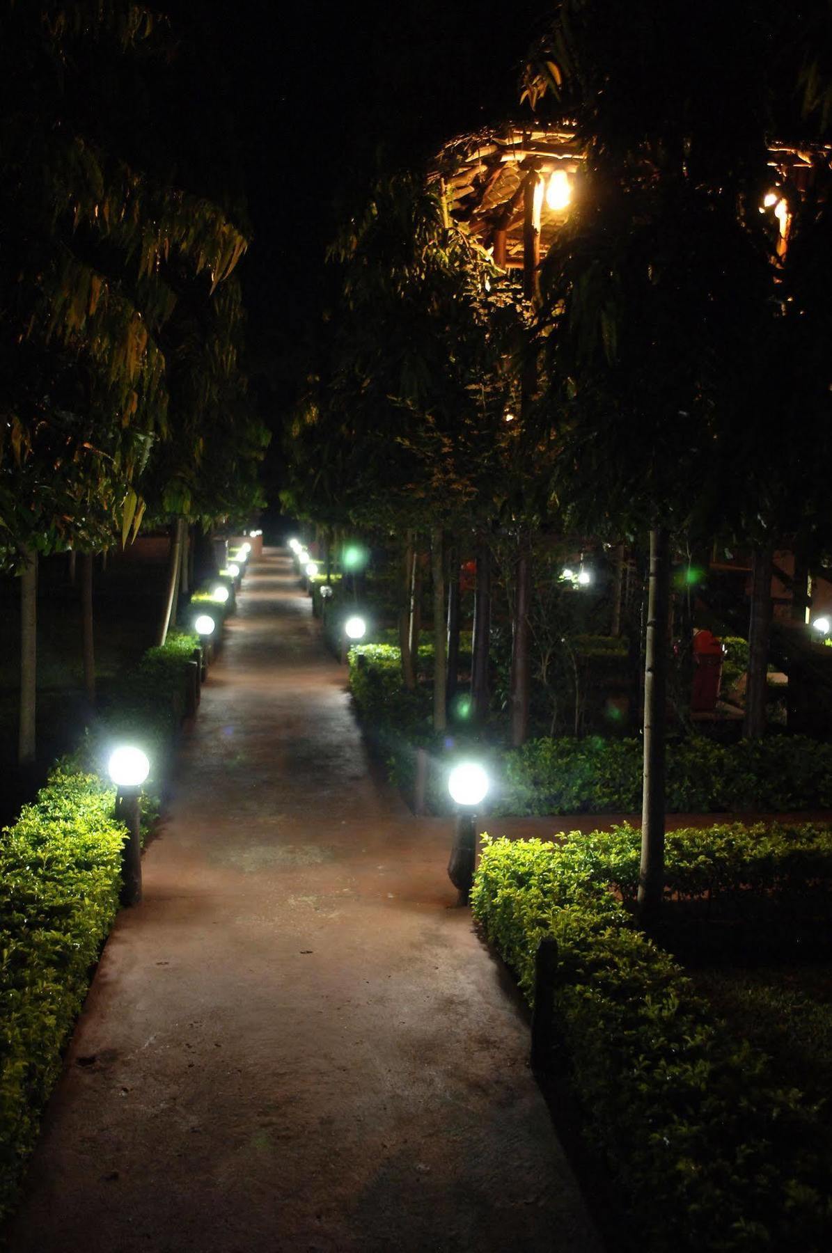 Sunrise Beach Resort Dar es Salaam Bagian luar foto